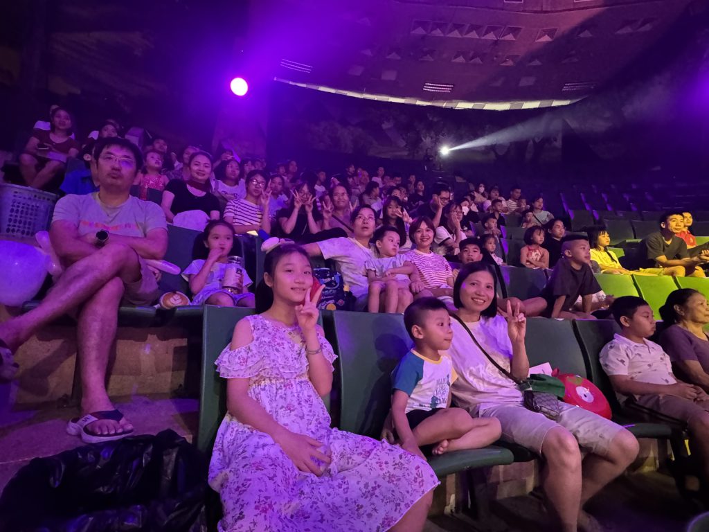 trung thu 2025 Hong Bang